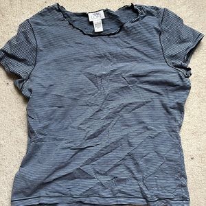 Cute striped t shirt!